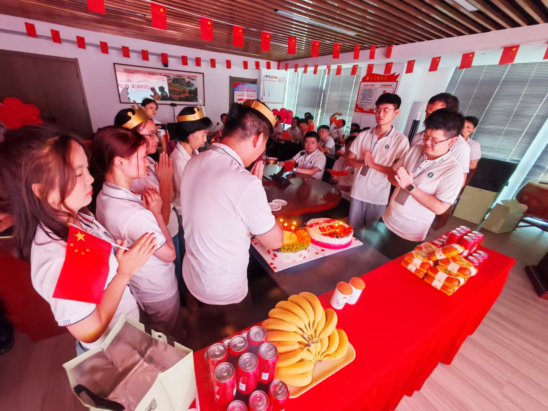 1727696749221043267.png 1727696749221043267.png